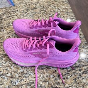 LIKE NEW Brooks Women's Ghost 17 Neutral Running Shoe